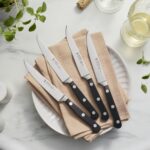 HENCKELS Juego de 4 cuchillos clásicos para carne, diseño alemán informado por más de 100 años de maestría, negro/acero
