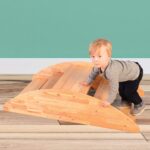 Constructive Playthings Bote mecedor de madera para niños, uso como equipo de parque infantil, muebles de guardería o pa