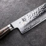 Shun Cutlery Premier - Cuchillo de cocina japonés hecho a mano de 5.5 pulgadas, ideal para cortar verduras y chef multiu