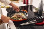 Sartén de Hierro Fundido Esmaltado Le Creuset Signature LS2024-3067 Mango de Hierro 30 cm 11.75 Pulgadas Rojo Cereza