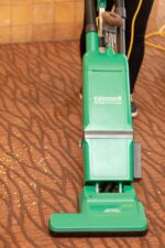 Aspiradora Vertical Doble Motor Bissell BigGreen Commercial BG1000 camino limpieza 38 cm cable 15 m herramientas a bordo