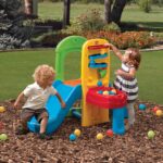 Escalador con balón para niños Step2 Play Fun, duradero, para exterior o interior, toboganes para niños y escalador con