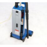 Aspiradora vertical Clarke CarpetMaster 115 Nilfisk 107407691 trayectoria 15 pulgadas color azul