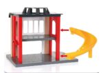 BRIO World - 33833 Central Fire Station | Juguete de 12 piezas para niños con camión de bomberos y accesorios para niños