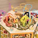 B. toys – Youniversity – Cubo de actividades de madera – Centro de aprendizaje y desarrollo – Juguetes para niños pequeñ