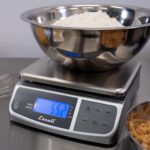 Báscula digital industrial y de cocina Escali M6630 capacidad 66 libras doble pantalla a prueba de derrames acero inoxid