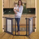Dreambaby Denver Adapta - Puerta de seguridad extra ancha para bebés, para puertas, pasillos y escaleras, se adapta a ab