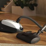 Aspiradora de Contenedor Miele Classic C1 10639470 con Bolsa para Pelo de Mascotas, Motor PowerLine 1200W, Portátil, Lot