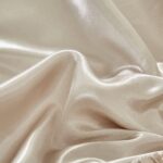 Juego de edredón victoriano Cinnamon Tache Home Fashion VEMA1612-CK tamaño California King beige volantes florales 6 pie