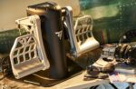 Pedales de timón colgante para simulación de vuelo Thrustmaster TPR 2960809 con sensores magnéticos HallEffect y resiste