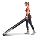 Caminadora plegable Sunny Health Fitness 8730 delgada motor 2.5 HP hasta 8 mph superficie antideslizante 17.7 x 49 pulga