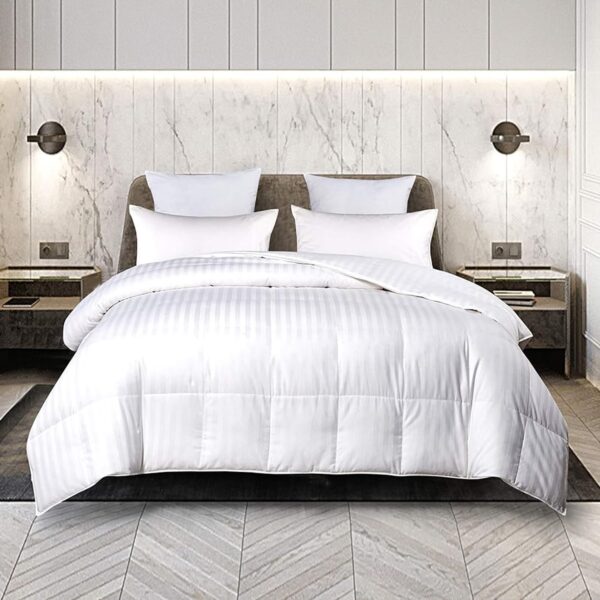 Edredón Alternativo Blue Ridge Home Fashions 120002 Duraloft 500 hilos Damasco matrimonial queen blanco relleno poliéste