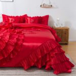 Juego de ropa de cama con edredón y volantes Tache Home Fashion VEHY4174-CK California King rojo