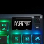Teclado Mecánico Gaming TKL SteelSeries Apex 7 TKL 64747 Pantalla OLED Interruptores Marrones QWERTY