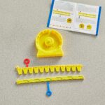 hand2mind NumberLine - Reloj de enseñanza para aprender a decir la hora, reloj analógico de aprendizaje en el aula, mani