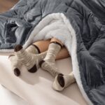 Juego de edredón Britannica Home Fashions 00519 UGG Blissful blanco reversible relleno alternativo plumón suave cálido Q