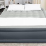 Colchón de aire King elevado SleepLux 1069091USX21 material Tough Guard antifugas bomba integrada cargador USB 203x183x5