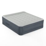 Colchón de aire King elevado SleepLux 1069091USX21 material Tough Guard antifugas bomba integrada cargador USB 203x183x5