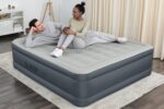 Colchón de aire King elevado SleepLux 1069091USX21 material Tough Guard antifugas bomba integrada cargador USB 203x183x5
