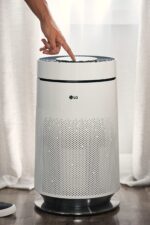Purificador de Aire LG PuriCare AS330DWR0 360 grados con Clean Booster Wi-Fi ThinQ control de voz 310 pies cuadrados bla