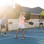 Lifetime Juego de pickleball profesional: incluye red de pickleball, 4 paletas, 3 bolas de pickleball para exteriores, 1