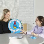 hand2mind - Juego de clase de reloj numérico avanzado para aprender a decir la hora, reloj analógico para el aprendizaje