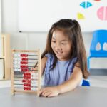 hand2mind Mini Rekenrek de madera de 100 cuentas, ábaco para matemáticas de niños, manipuladores de matemáticas, jardín
