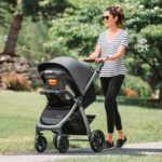 Sistema de viaje 3 en 1 Chicco Bravo 00079632920070 cochecito plegado rápido asiento auto KeyFit 30 Camden negro