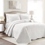 Colcha bordada de medallón festoneada Lush Decor Triangle Home Fashions 21T010316 tamaño King blanca 5 piezas con fundas