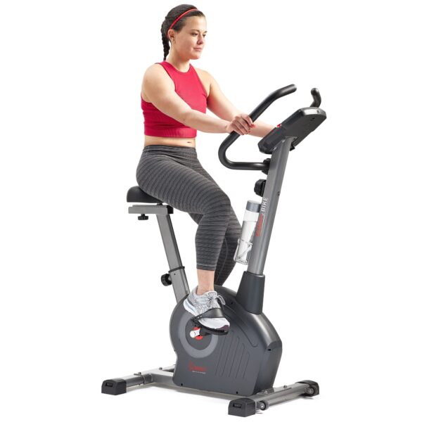 Bicicleta Estática Upright Sunny Health Fitness SF-B220045 Resistencia Magnética Volante 9lb Asiento Ajustable Bluetooth