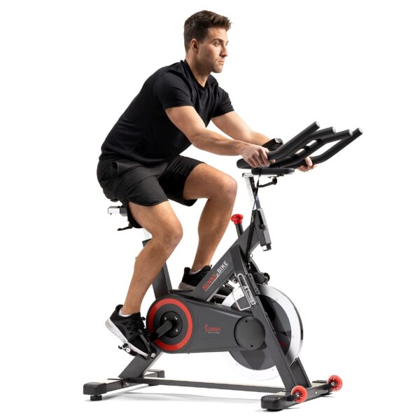 Bicicleta de ciclismo interior Sunny Health Fitness SF-B1805SMART magnética volante 44 libras resistencia microajustable