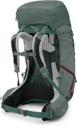 Osprey Aura AG LT 65L Mochila de mochilero para mujer, Koseret/Darjeeling Spring Green, WXS/S