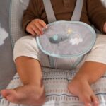 Ingenuity InLighten - Columpio para bebé de 5 velocidades, asiento giratorio para bebé, arnés de seguridad de 5 puntos,