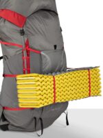 Osprey Eja Pro 55L Mochila de mochilero para mujer, color gris Dale gris/rojo de flor de pascua, WM/L