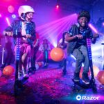 Razor Sonic Glow Scooter eléctrico negro con luces LED y altavoz inalámbrico Bluetooth,