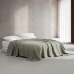Colcha jacquard de algodon Calvin Klein Revman International USHSFD1280210 tamano Queen color verde vetiver lavado decor