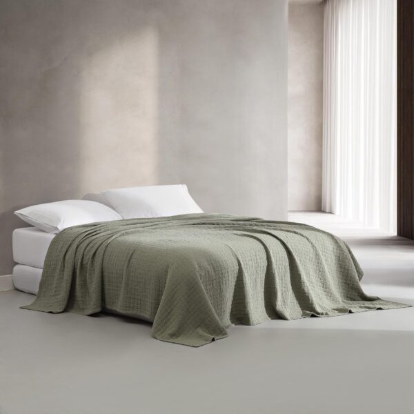 Colcha jacquard de algodon Calvin Klein Revman International USHSFD1280210 tamano Queen color verde vetiver lavado decor