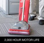 Aspiradora Vertical en Bolsa Sanitaire SC684G 800W Cable 50 pies Vibra Groomer II