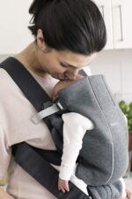 BabyBjörn Bouncer Bliss, camiseta 3D, gris carbón y portabebés Mini, camiseta 3D, gris oscuro