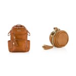 Itzy Ritzy Mochila para pañales – Mochila Boss Plus de gran capacidad para bebé con bolsa de pañales con clip – Chupete