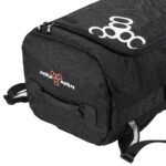 Mochila deportiva Triple Eight GEAR40 modelo 0199 40L color negro para patinaje y equipo de protección