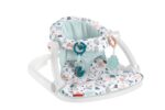 Fisher-Price Silla de bebé con juguetes y alfombra de juegos con piano gimnasio, maracas y 5 juguetes enlazables