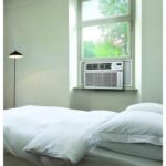 Aire Acondicionado de Ventana LG LW8024RD 8000 BTU 115V control electrónico control remoto 3 velocidades de enfriamiento
