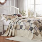 Juego de colcha acolchada algodón 3 piezas Greenland Home Fashions Oxford GL-1304EJSK color taupe tamaño King extra gran