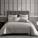 Riverbrook Home Kendall 90743 juego de edredon King plata gris 8 piezas
