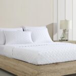 Colcha Noble Tencel Riverbrook Home 90772 3 piezas tamaño Queen color blanco