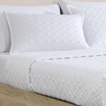 Colcha Noble Tencel Riverbrook Home 90772 3 piezas tamaño Queen color blanco