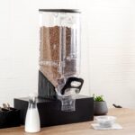 Dispensador de cereal y dulces plástico negro 5 galones Restaurantware RWT1666B con soporte 3 niveles para buffet y hote