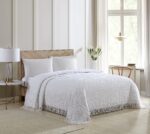 Juego de colcha y fundas de felpilla medallion Beatrice Home Fashions talla King color blanco 3 piezas ropa de cama