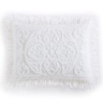 Juego de colcha y fundas de felpilla medallion Beatrice Home Fashions talla King color blanco 3 piezas ropa de cama